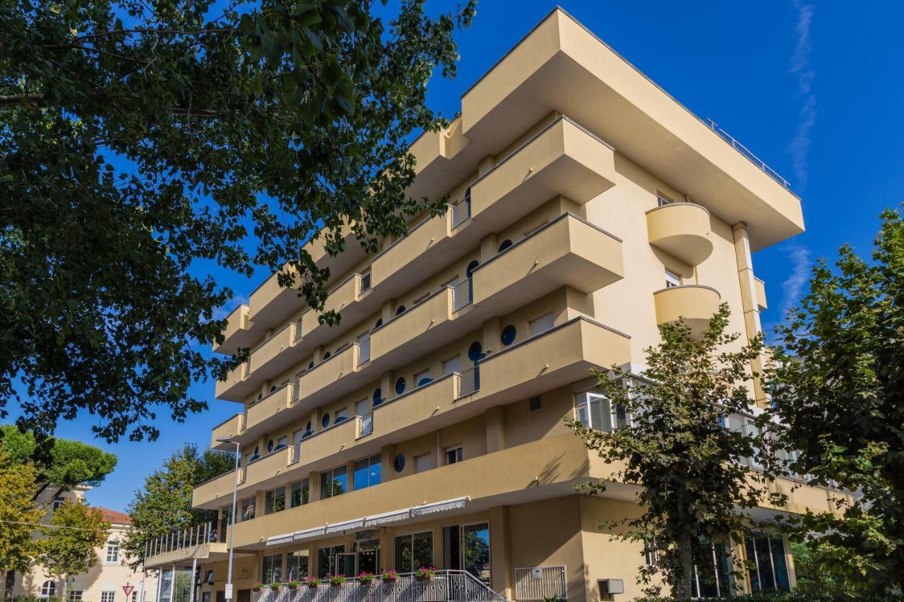 Hotel Beverly Rímini Exterior foto